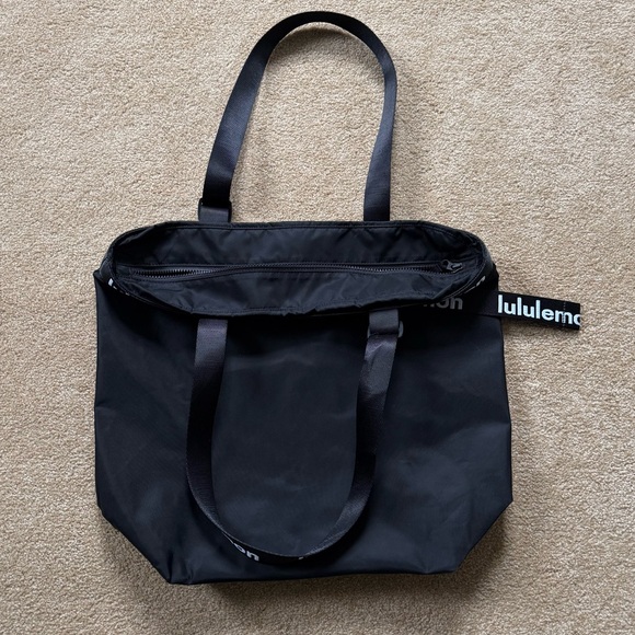 NWOT Lululemon The Rest is Written Black Tote - Picture 5 of 8